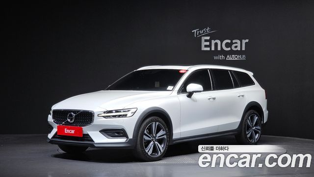 Volvo V60 B5 Pro AWD, 2021