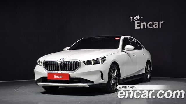 BMW 5-Series 520i, 2024