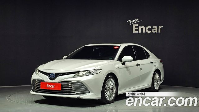 Toyota Camry 2.5 XLE Hybrid, 2019