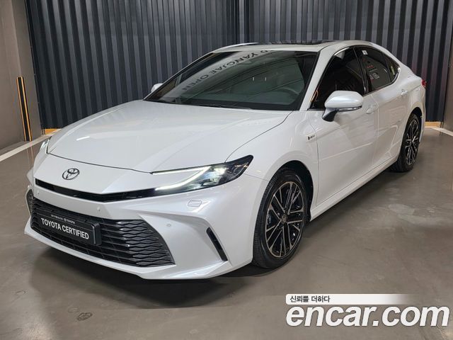 Toyota Camry 2.5 XLE Hybrid, 2025