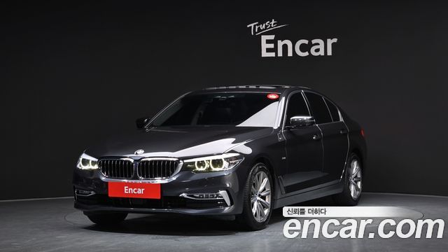 BMW 5-Series 520i Luxury, 2018