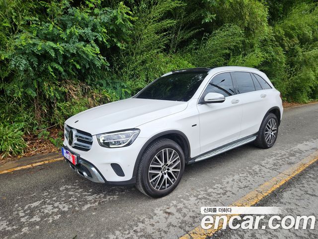 Mercedes-Benz GLC-Class GLC300e 4MATIC, 2021