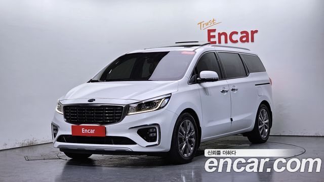 Kia Canival Gasoline 7-Seater Limousine, 2018