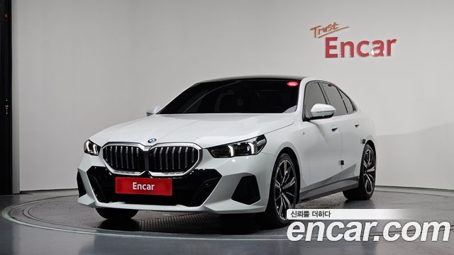 BMW 5-Series 530i xDrive M Sport, 2024