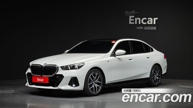 BMW 5-Series 520i M Sport, 2025