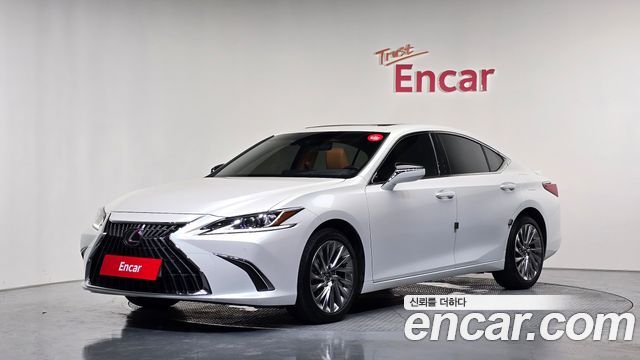 Lexus ES Luxury Plus, 2023