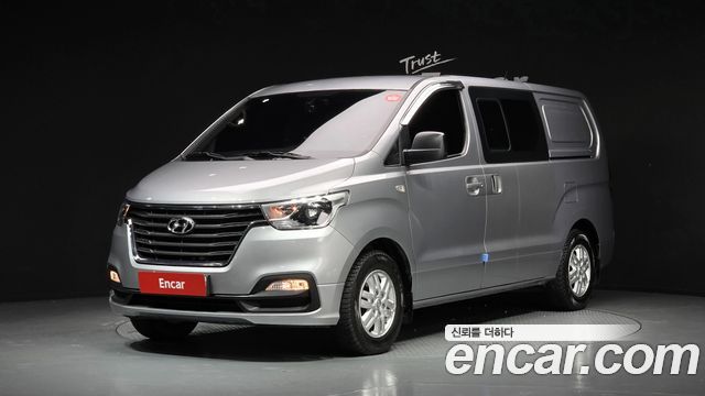 Hyundai Starex Van 5-Seater, 2020