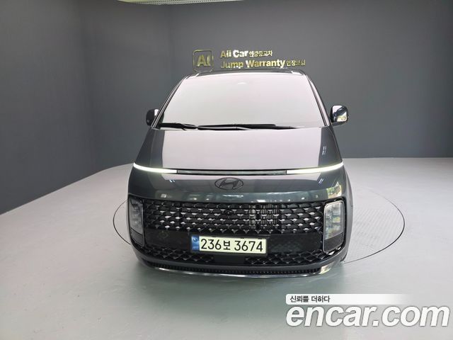 Hyundai Staria Lounge 9-Seater, 2024