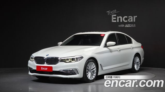 BMW 5-Series 520i Luxury, 2019