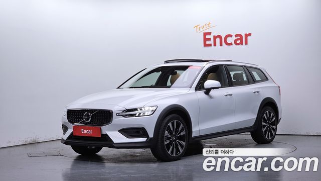 Volvo V60 B5 Ultra AWD, 2026