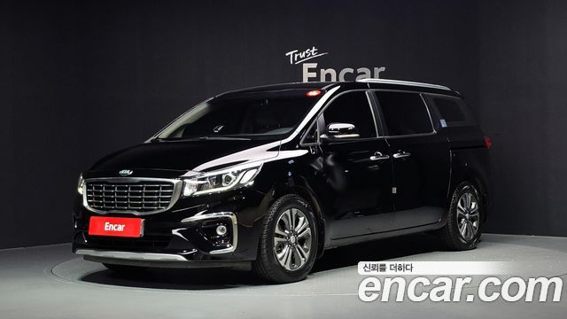 Kia Canival 9-Seater Luxury, 2018