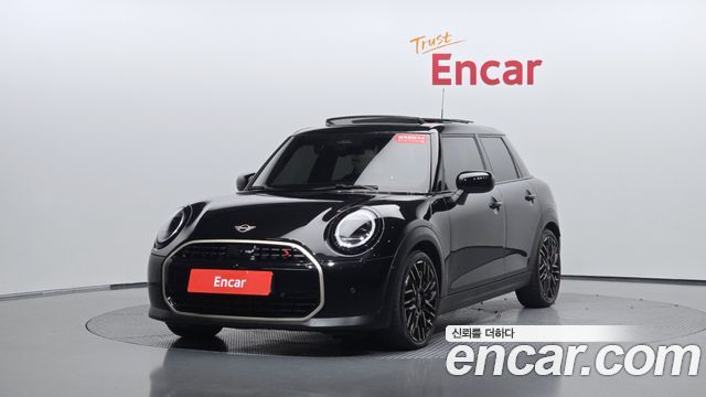 Mini Cooper 5 Door Favoured, 2024