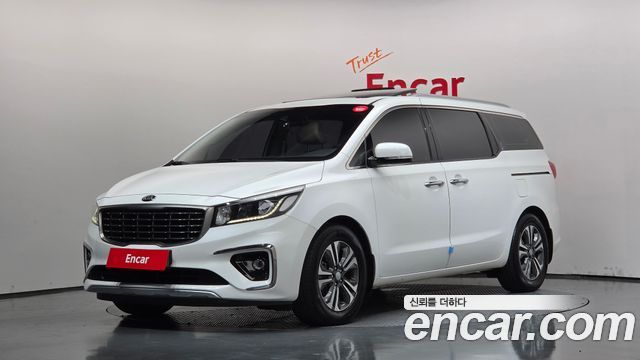 Kia Canival 9-Seater Luxury, 2018