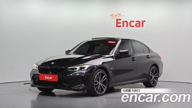 BMW 3-Series 330e M Sport, 2023