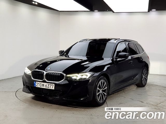 BMW 3-Series 320i Touring, 2023