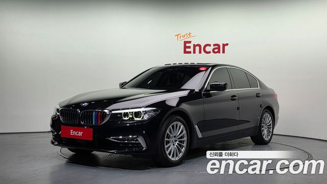 BMW 5-Series 520i Luxury, 2020