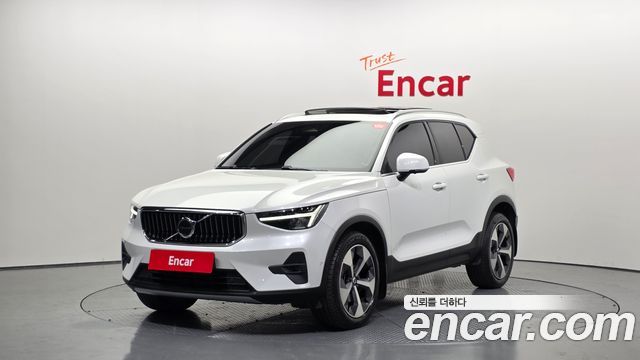 Volvo XC40 B4 Ultimate Bright, 2022