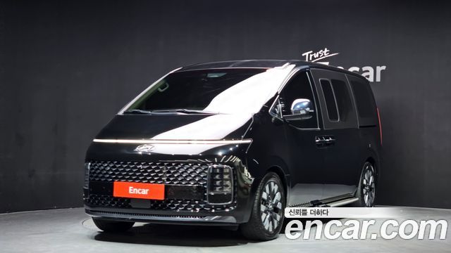 Hyundai Staria 4WD Lounge 9-Seater, 2021