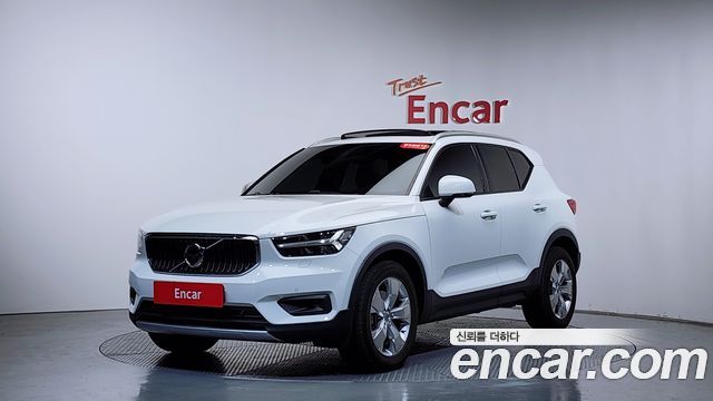 Volvo XC40 B4 Momentum, 2021