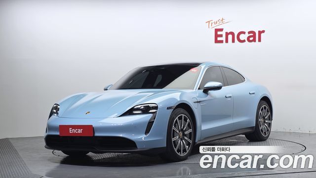 Porsche Taycan 4S, 2020