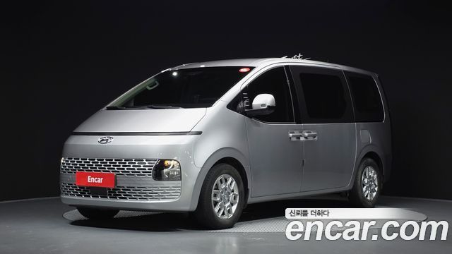 Hyundai Staria 4WD Tourer 9-Seater, 2022