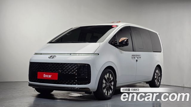 Hyundai Staria Lounge 7-Seater, 2023