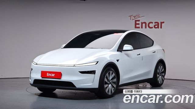 Tesla Model Y RWD, 2025