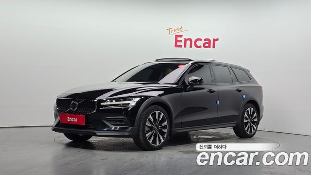 Volvo V60 B5 Ultra AWD, 2024