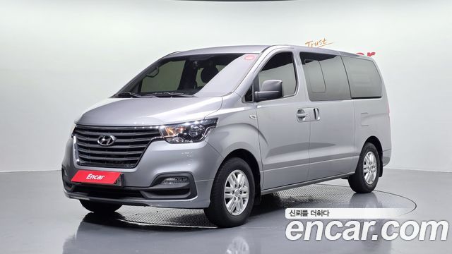 Hyundai Starex Van 5-Seater, 2020