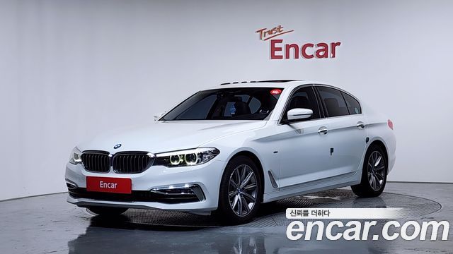 BMW 5-Series 520i Luxury, 2018
