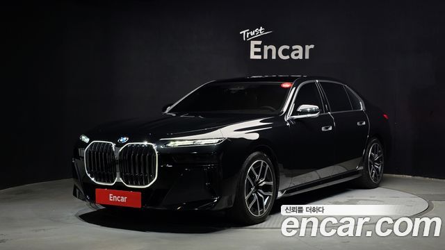 BMW 7-Series 740i xDrive M Sport, 2025