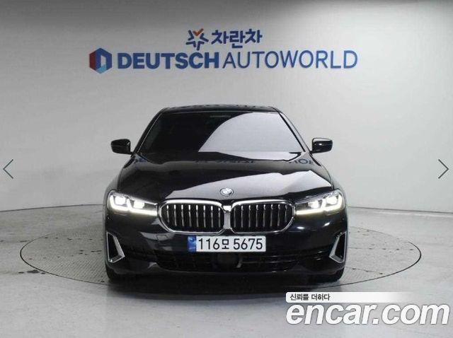 BMW 5-Series 523d Luxury, 2023