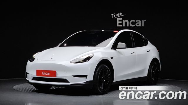 Tesla Model Y RWD, 2024