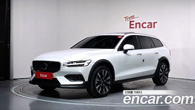 Volvo V60 B5 Ultimate AWD, 2024