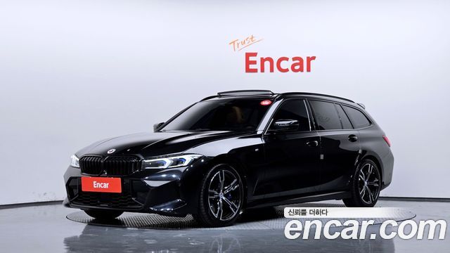 BMW 3-Series 320i Touring M Sports, 2024