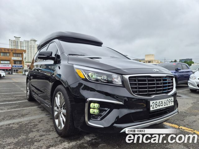 Kia Canival Gasoline 9-Seater Hi-Limousine, 2019