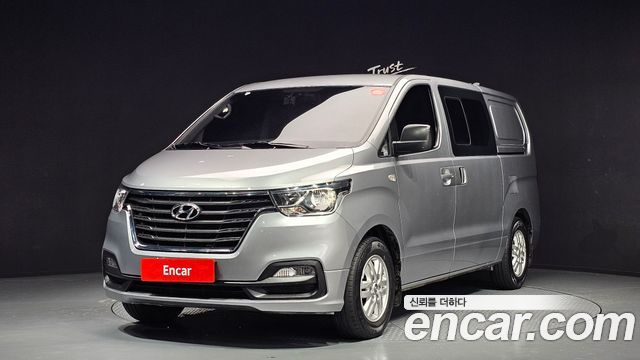Hyundai Starex Van 5-Seater, 2020