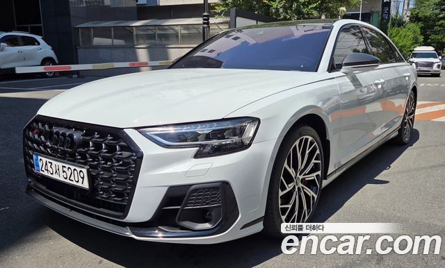 Audi S8 4.0 TFSI Quattro LWB, 2023