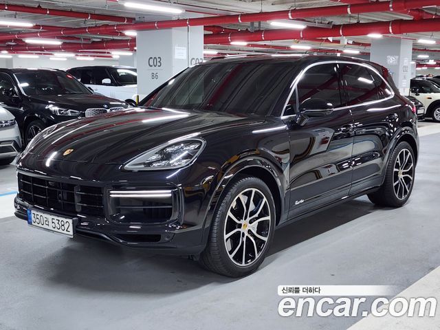 Porsche Cayenne 4.0 Turbo, 2021