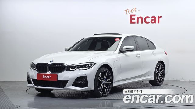 BMW 3-Series 330e M Sport, 2021