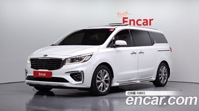 Kia Canival Gasoline 7-Seater Limousine, 2018