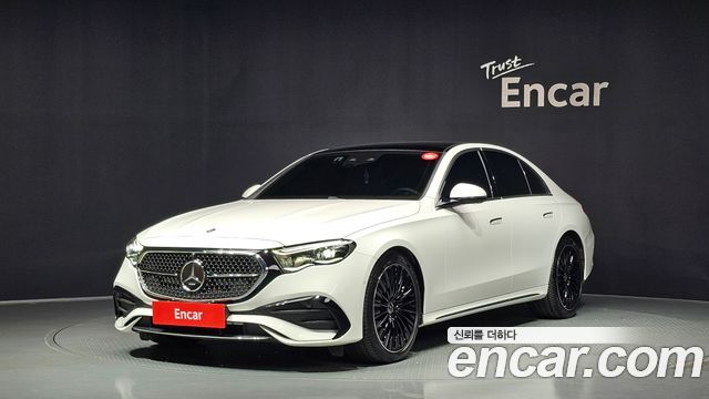 Mercedes-Benz E-Class E300 4MATIC AMG Line, 2025