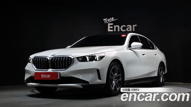 BMW 5-Series 520i, 2024
