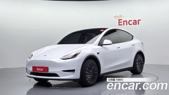 Tesla Model Y RWD, 2024