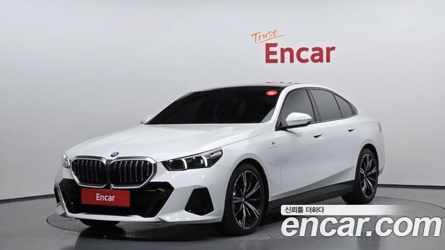 BMW 5-Series 530e M Sport, 2025
