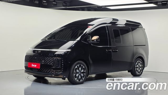 Hyundai Staria 4WD Lounge 9-Seater, 2023