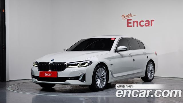 BMW 5-Series 530e Luxury, 2022