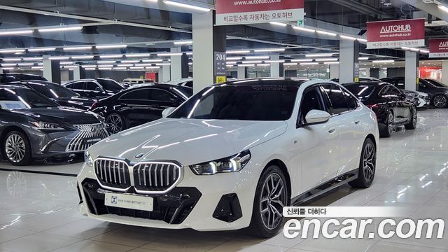 BMW 5-Series 520i M Sport, 2023