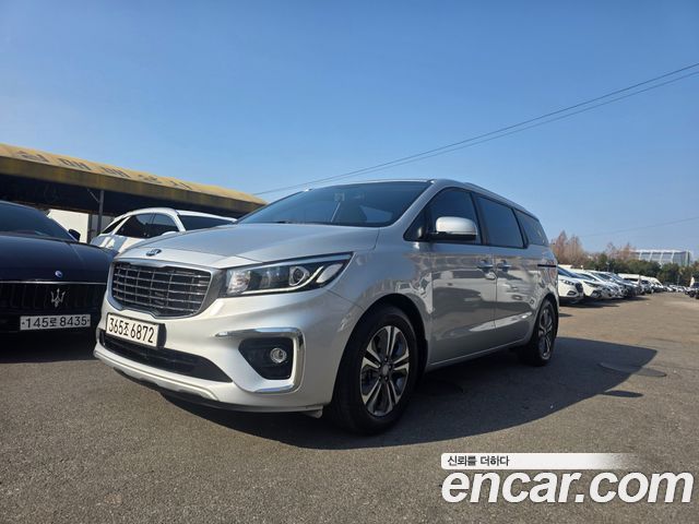 Kia Canival 9-Seater Luxury, 2019