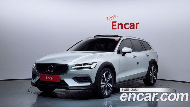 Volvo V60 T5 Pro AWD, 2020